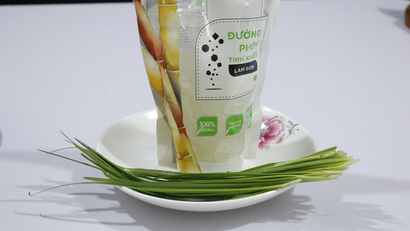 Lá hẹ và đường phèn