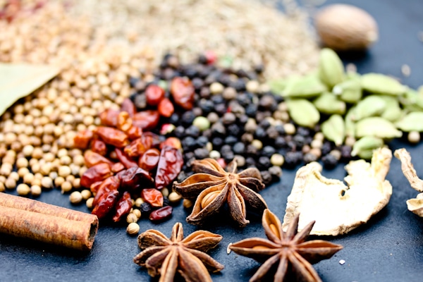 Hay bằng Đông Y?